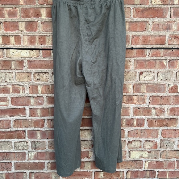 Free Prance wide legged comfy pants. Elastic waist with a draw string tie - Picture 4 of 7